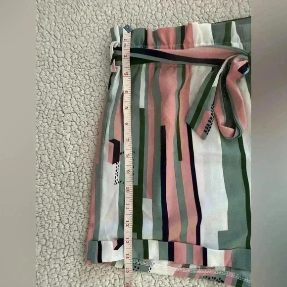 Striped Paperbag Waist Shorts with Tie Belt - Multicolor - Picture 9 of 10